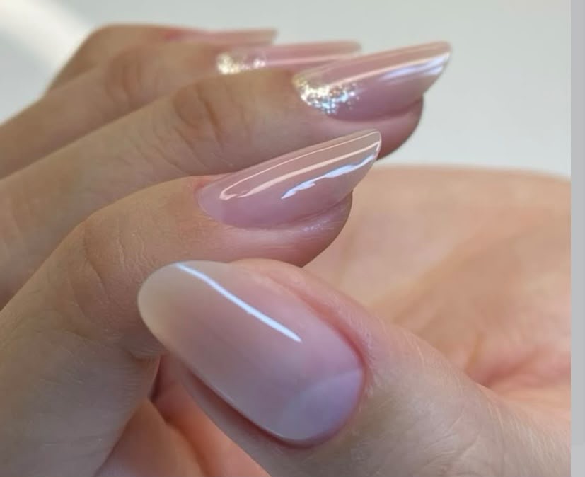 Banho de gel realizado por Débora Tonani